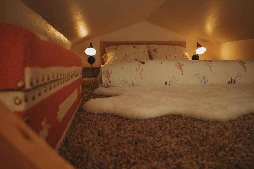 Agave Tiny House At Cactus Flower-Hot Tub-Pet Friendly-No Pet Fees! Албукерке Екстериор снимка