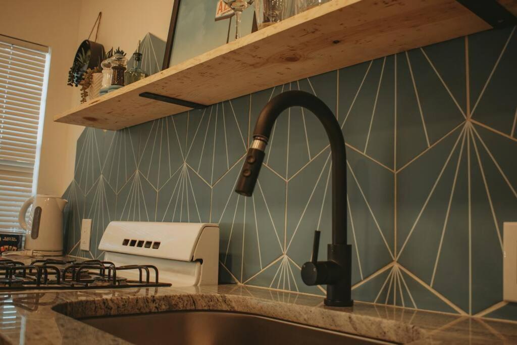 Agave Tiny House At Cactus Flower-Hot Tub-Pet Friendly-No Pet Fees! Албукерке Екстериор снимка