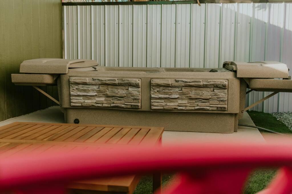 Agave Tiny House At Cactus Flower-Hot Tub-Pet Friendly-No Pet Fees! Албукерке Екстериор снимка