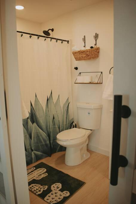 Agave Tiny House At Cactus Flower-Hot Tub-Pet Friendly-No Pet Fees! Албукерке Екстериор снимка